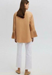 Touché Privé PLEATED - Tunika - camel