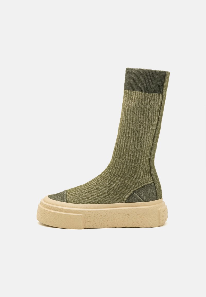 MM6 Maison Margiela Škornji s platformo - olivine