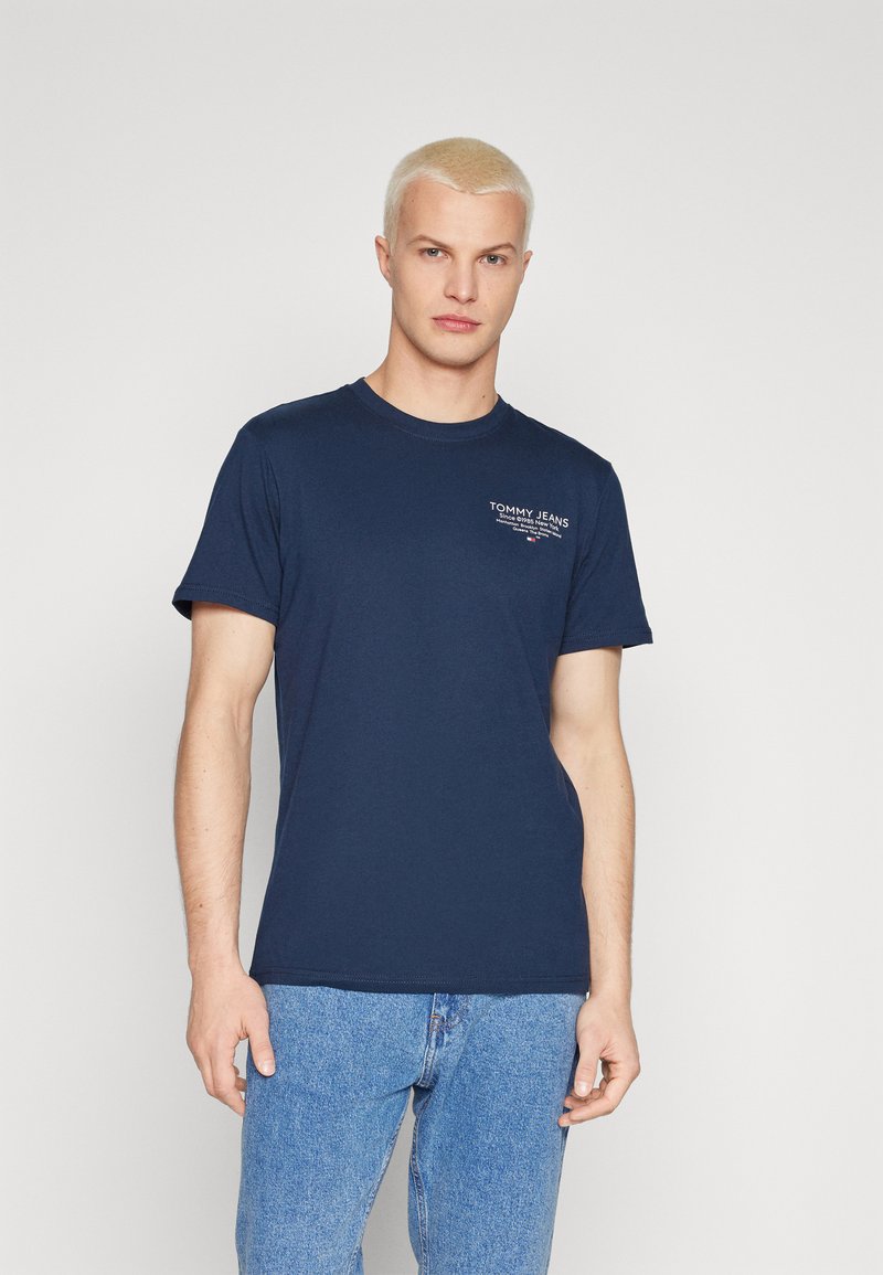 Tommy Jeans SLIM ESSENTIAL GRAPHIC TEE - Marškinėliai su spaudiniu - dark night navy