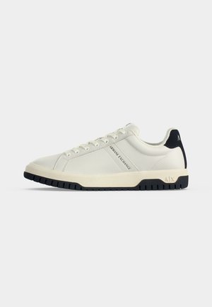 Armani Exchange DUCK - Baskets basses - off white/deep navy