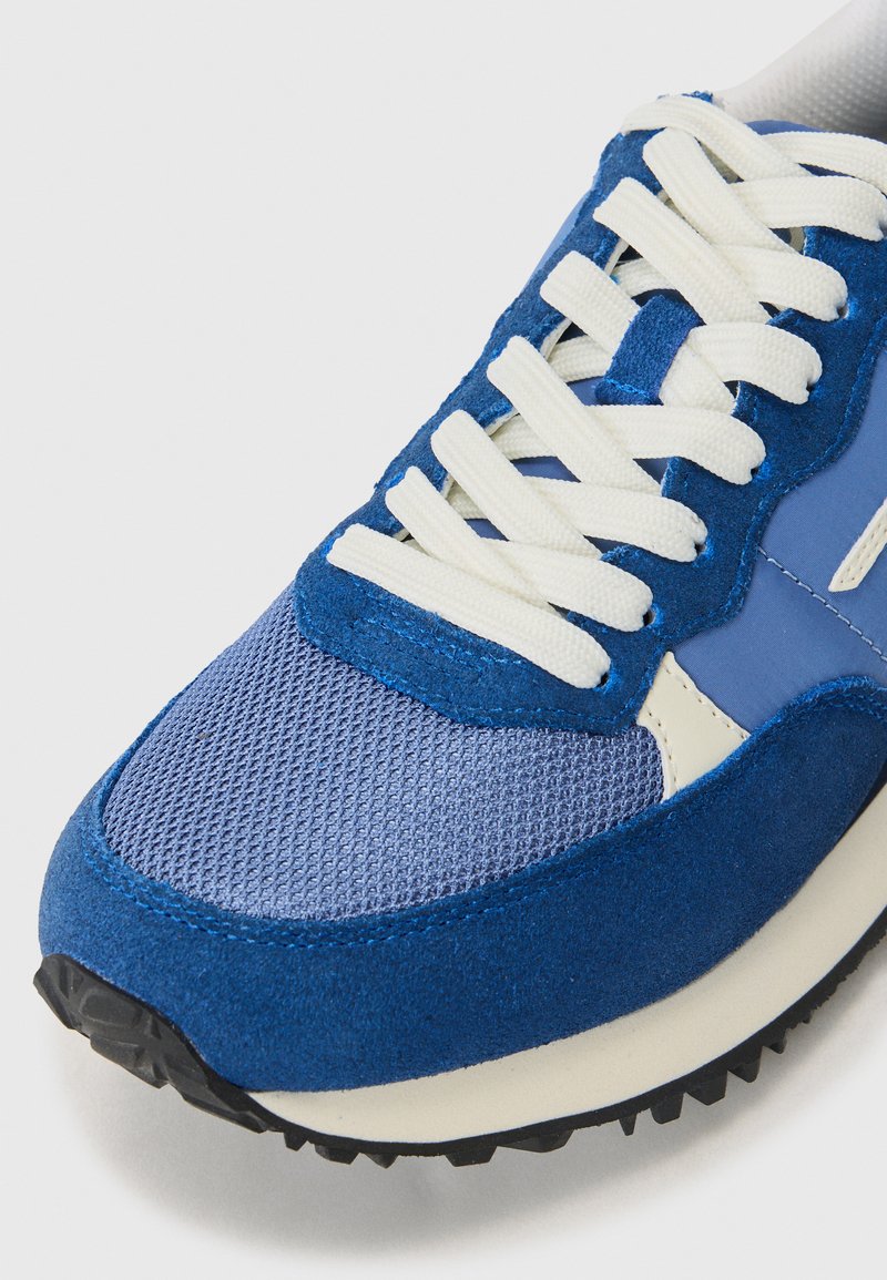 Baskets Diesel Bleues - Neuves Avec étiquettes - Pointure 29 Garçon