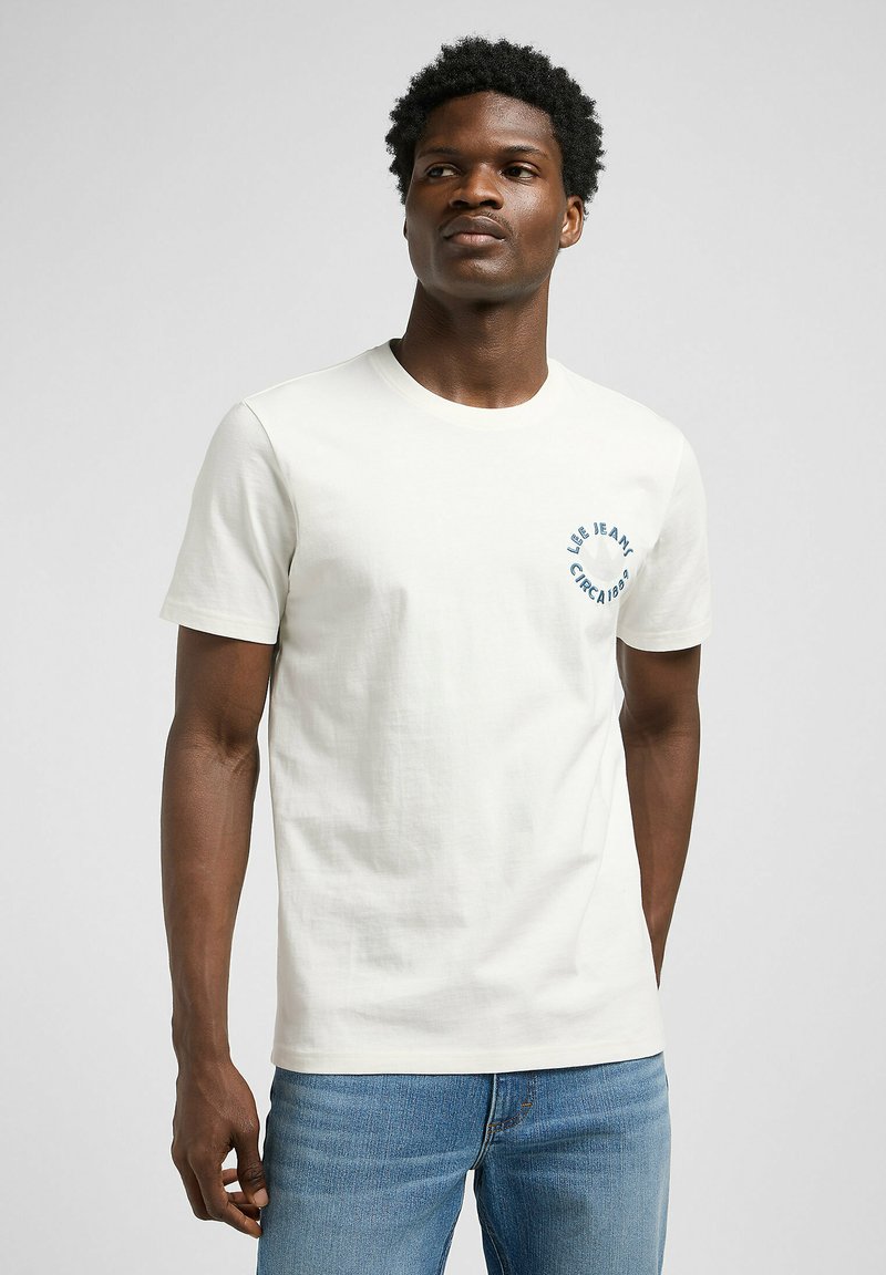 Lee SHORT SLEEVE ELEVATED LOGO REGULAR FIT - T-Shirt print - ecru
