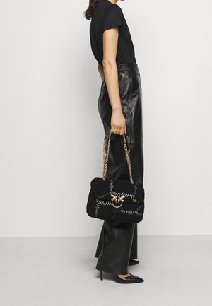 Pinko, Sac bandoulière - black