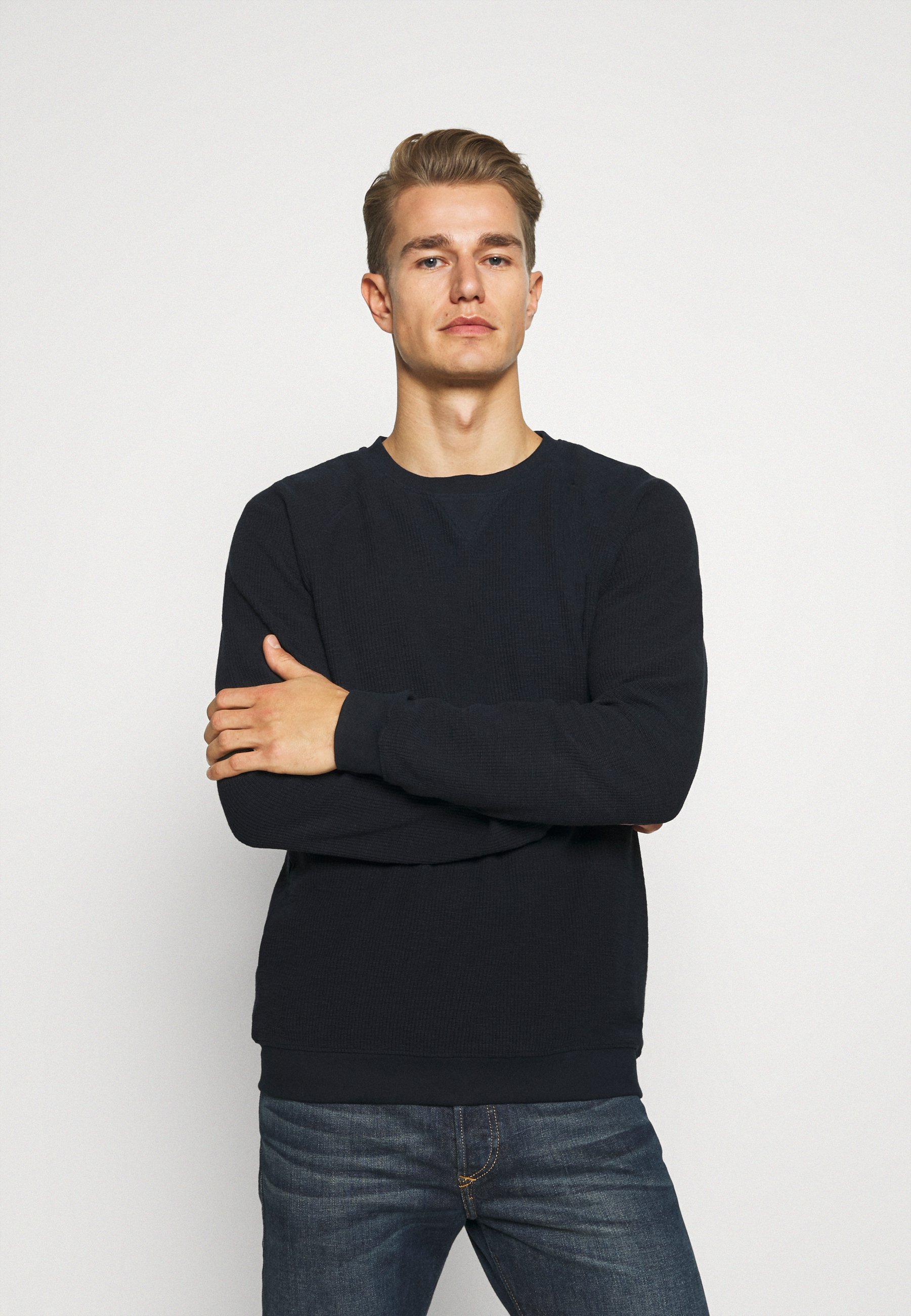 TOM TAILOR DENIM STRUCTURED CREWNECK Strikkegenser sky TOM TAILOR STRUCTURED CREW NECK - Strikkegenser - blue/denim