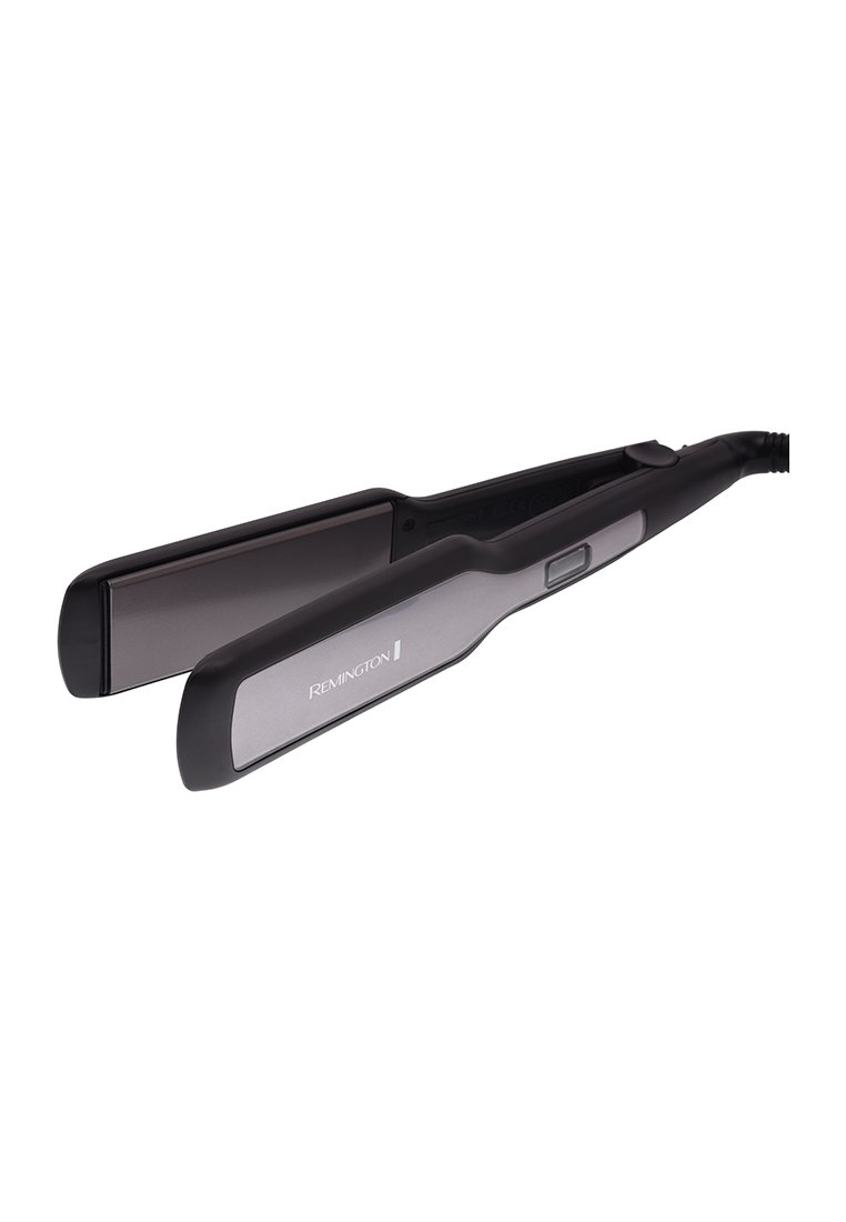Prostownica do włosów Remington o eleganckim czarno-srebrnym wzornictwie, z płaskimi ceramicznymi płytkami oraz przyciskiem zasilania na uchwycie.