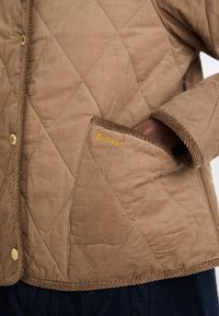 Barbour EMILIA beżowy