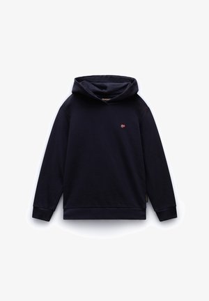 Sweat à capuche bleu marine avec petit emblème du drapeau norvégien sur la poitrine gauche, poignets et ourlet côtelés, présenté sur fond blanc.