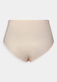 Beige hoge tailleondergoed van gladde stof met kanten zijpanelen, met een naadloos ontwerp en een zachte tailleband voor comfort.
