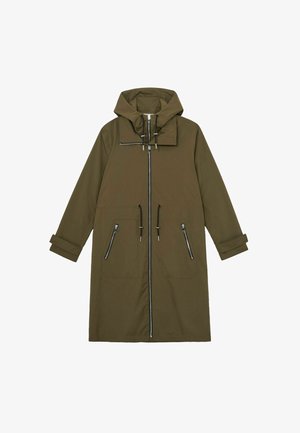 Cappotto impermeabile verde oliva con chiusura a zip, ampie tasche frontali, cappuccio con cordino e maniche arrotolabili con dettagli in metallo argentato.