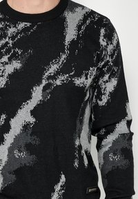 Koroshi Vesta - black