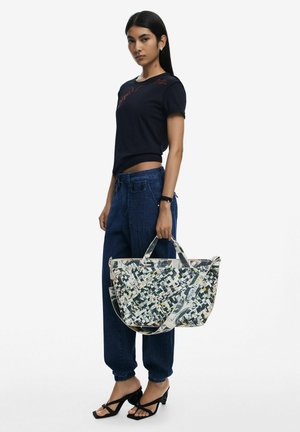 Desigual Shopping Bag - material finishes