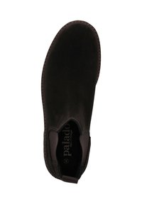 Chaussure slip-on en daim brun avec un bout arrondi et des panneaux élastiques sur les côtés. Présente des détails de couture le long de la semelle et une semelle intérieure avec logo.