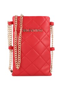 Borsa a tracolla in pelle trapuntata rossa con tracolla in catena dorata e logo "VALENTINO". Distintivo motivo a diamante e texture liscia.
