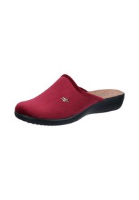 Rote Wildleder-Slipper mit runder Zehenpartie, schwarzem Gummisohlen und einem kleinen silbernen Logoakzent an der Seite. Strukturierte Oberseite für Komfort.
