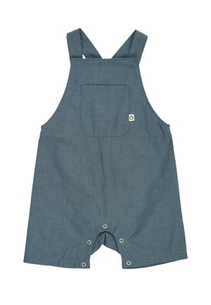 Niebieski denimowy kombinezon dla malucha z przednią kieszenią, skrzyżowanymi ramiączkami i zatrzaskami w kroku ułatwiającymi zmianę pieluchy.
