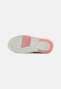 Tommy Jeans THE BROOKLYN FLATFORM - Sneakers low - misty pink