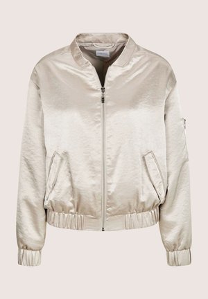 Metalen beige bomberjack met een ritssluiting aan de voorkant, zijzakken en elastische manchetten. Gladde textuur, geribbelde zoom en minimalistisch ontwerp.