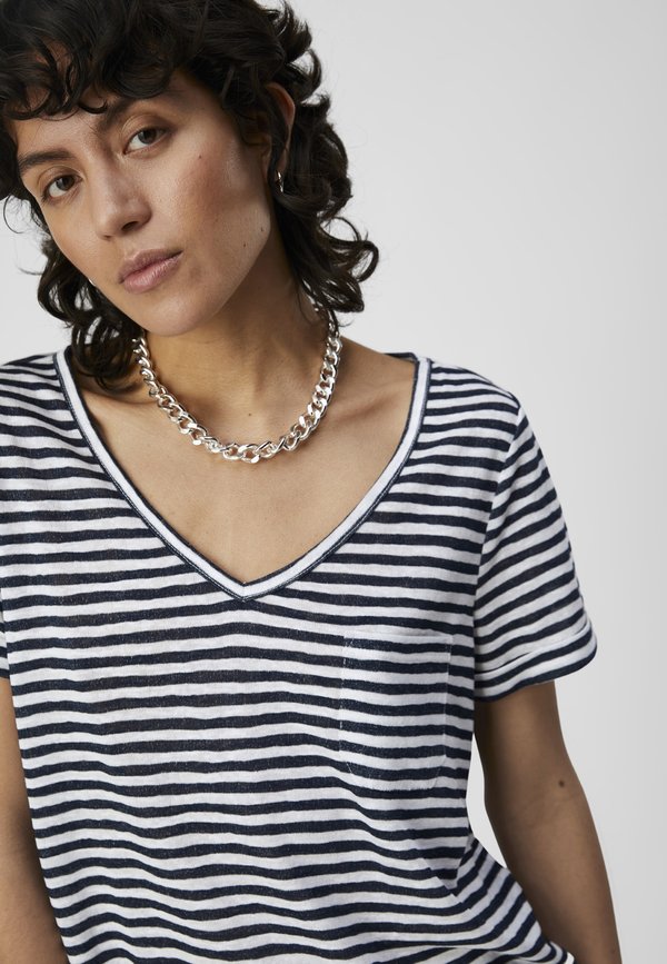 OBJTESSI V-NECK - Basic T-shirt3