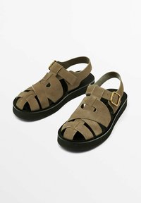 Massimo Dutti CAGE WITH BUCKLE - Sandalen met plateauzool - camel ...