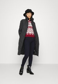 ONLY Petite ONLXMAS DEER - Camisola - cloud dancer/blood red