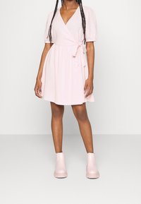 Vero Moda Petite Vapaa-ajan mekko - pink