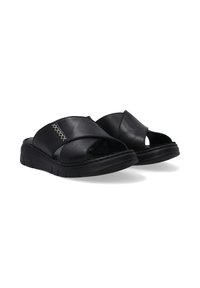 Sorte lædersandaletter med åbne tæer, der har krydset stropper og en struktureret sål for bedre greb. Klassisk design med syede detaljer.