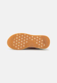 MOA - Master of Arts Sneakers - pink