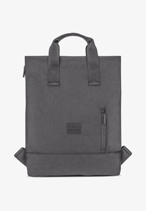 Szary plecak z płótna z podwójnymi uchwytami, przednią kieszenią na zamek i subtelnym naszywką z logo, o zorganizowanym, prostokątnym kształcie.