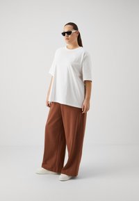 Jordan TEE  - Paprasti marškinėliai - sail