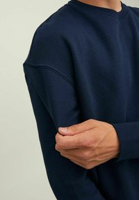 Jack & Jones JJESTAR CREW NECK - Felpa - navy blazer