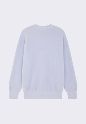 Maglione oversize azzurro chiaro con una texture morbida e pelosa, scollo rotondo e maniche a palloncino, dotato di polsini e orlo a costine.