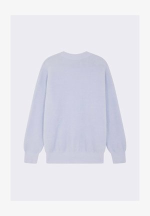 Pull oversized bleu clair avec une texture douce et duveteuse, encolure ronde et manches ballon, doté de poignets et d'un ourlet à côtes.