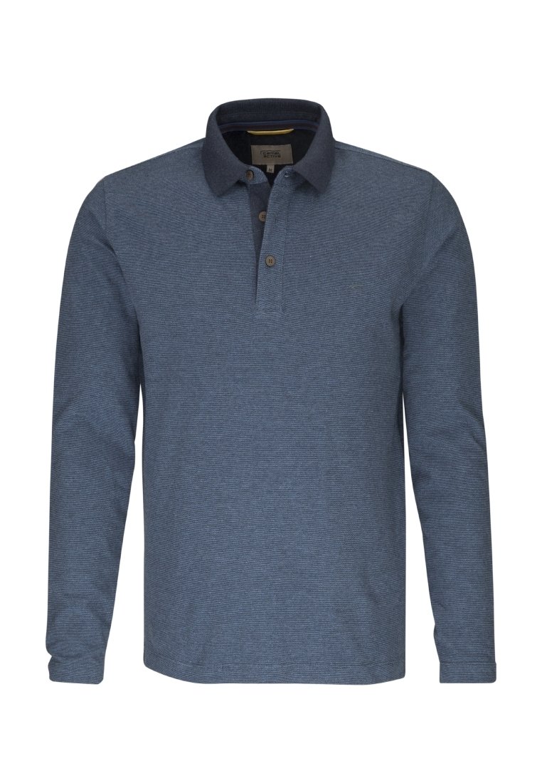 Maglia polo a maniche lunghe di colore blu scuro, realizzata in tessuto testurizzato. Presenta un colletto a contrasto di colore scuro e tre bottoni sul colletto.