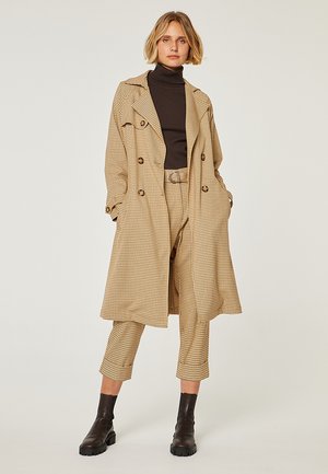 CAPRI MUJER CON PINZAS - Pantaloni - mostaza