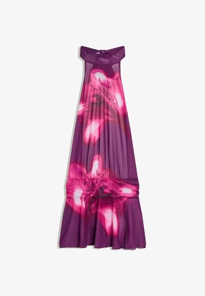 Vijolična maxi obleka brez rokavov z ovratnikom na vrvico in velikim rožnatim cvetličnim vzorcem, ki se razteza po tkanini.