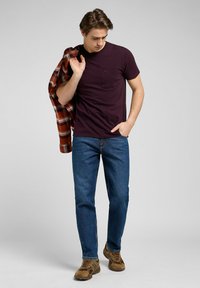 Lee SHORT SLEEVE ULTIMATE POCKET - Camiseta básica - deep wine