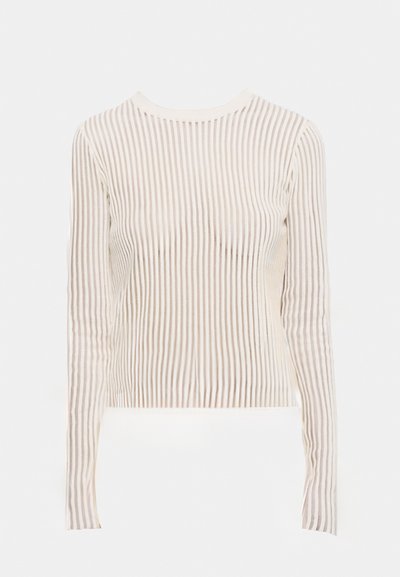 Langarmtop gemaakt van doorschijnende, gestreepte stof in crème- en beige-tinten; aansluitend ontwerp met een ronde halslijn en geribbelde textuur.
