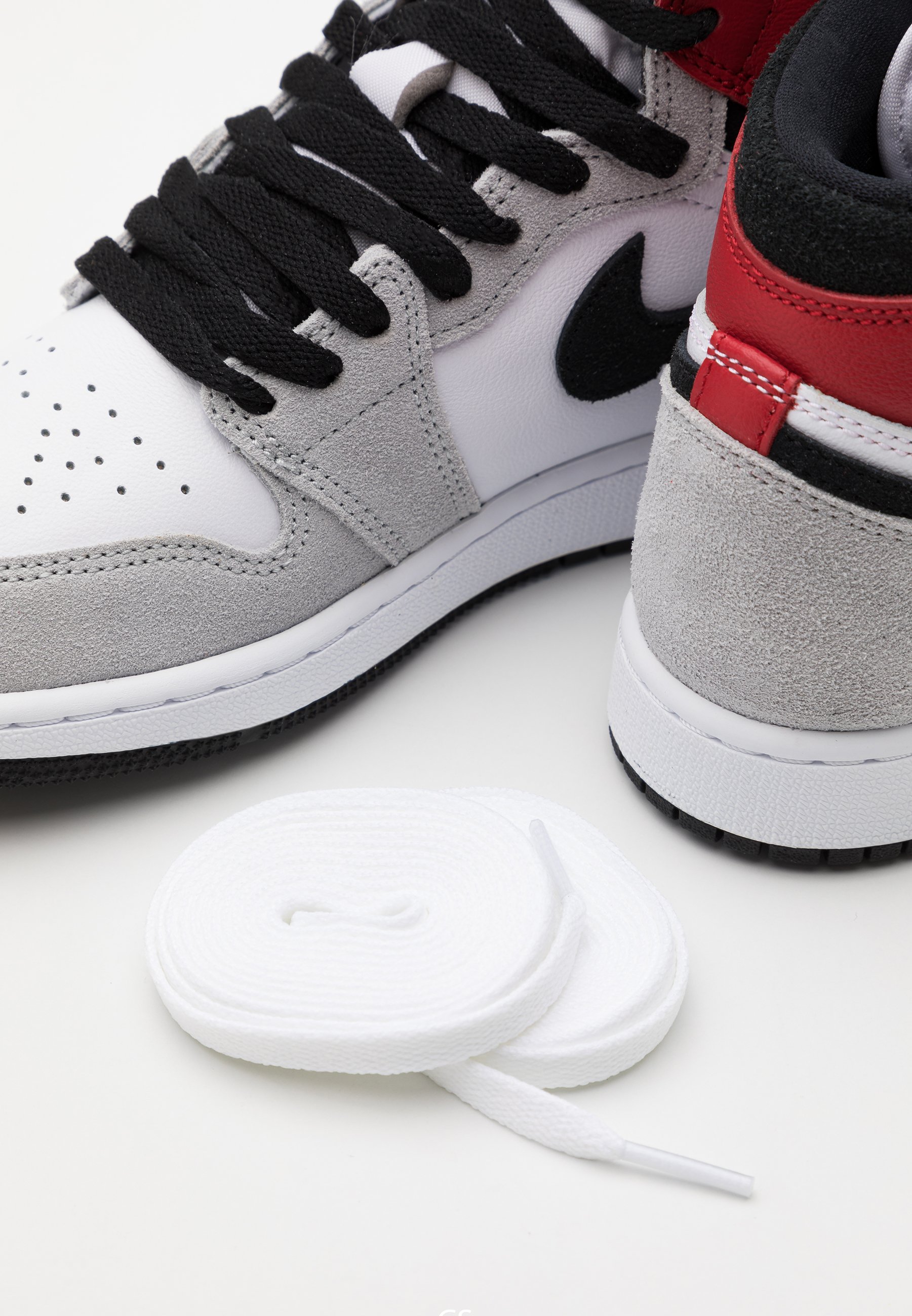 Jordan AIR JORDAN 1 BLOODLINE - Basketball shoes - grey/red ... Jordan AIR JORDAN 1 BLOODLINE - Basketball shoes - grey/red ...