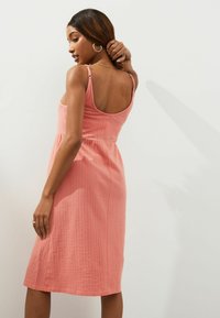 Next BUTTON DOWN CAMI SUMMER - REGULAR FIT - Vapaa-ajan mekko - coral pink