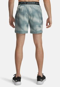 Under Armour VANISH WOVEN PRINTED - Pantalón corto de deporte - serpentine