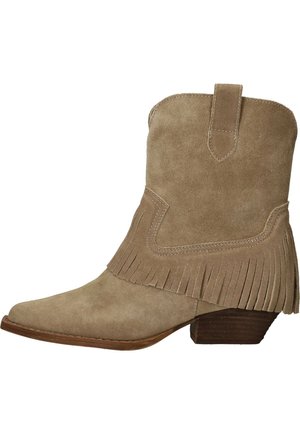 Enkellaars van tan suède met franjes, lage gestapelde houten hak en een trekkoord aan de buitenkant.