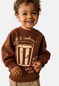 Nevybráno, mocha brown