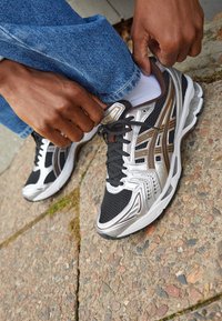 GEL-KAYANO 14 UNISEX - Trainers - black/coffee