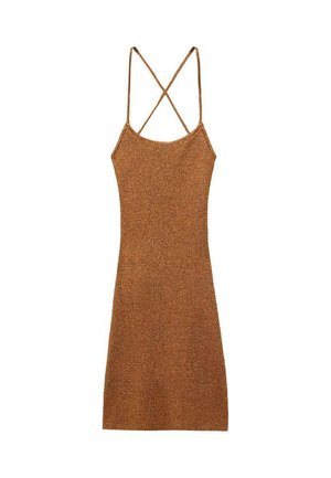 Braun gestricktes Kleid mit figurbetontem Schnitt, Spaghetti-Trägern und einem gekreuzten Rückendesign. Der Stoff hat ein strukturiertes, metallisches Aussehen.