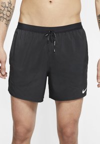 Nike Performance STRIDE - Urheilushortsit - black