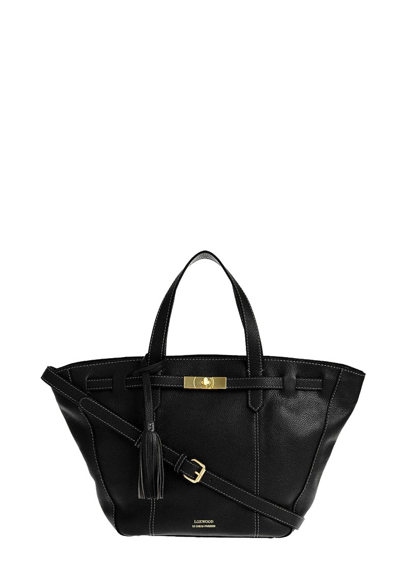 Sac à main en cuir noir avec des poignées supérieures doubles, une bandoulière réglable, des accessoires en or et une finition texturée. Présente un détail en frange.