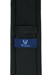 Black tie made from smooth fabric, featuring a rectangular shape. Includes a blue fabric label with "Willen" in white lettering.