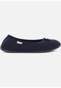 Pantofole in feltro blu con un design a profilo basso, caratterizzate da una rifinitura in velluto e un piccolo fiocco decorativo. Suola antiscivolo per una maggiore stabilità.