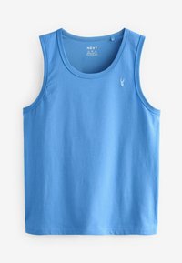 Blå bomulds tanktop med en rund halsudskæring og ærmehuller. Har et lille logo på brystet og en lige nederkant. Regular fit design.