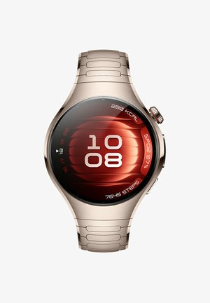 Smartwatch mit rundem Ziffernblatt, metallic goldfarbenem Gehäuse, rotem Digitaldisplay, das die Uhrzeit 10:08, Schritte 7645, Kalorien 280 und SpO2 97% anzeigt.